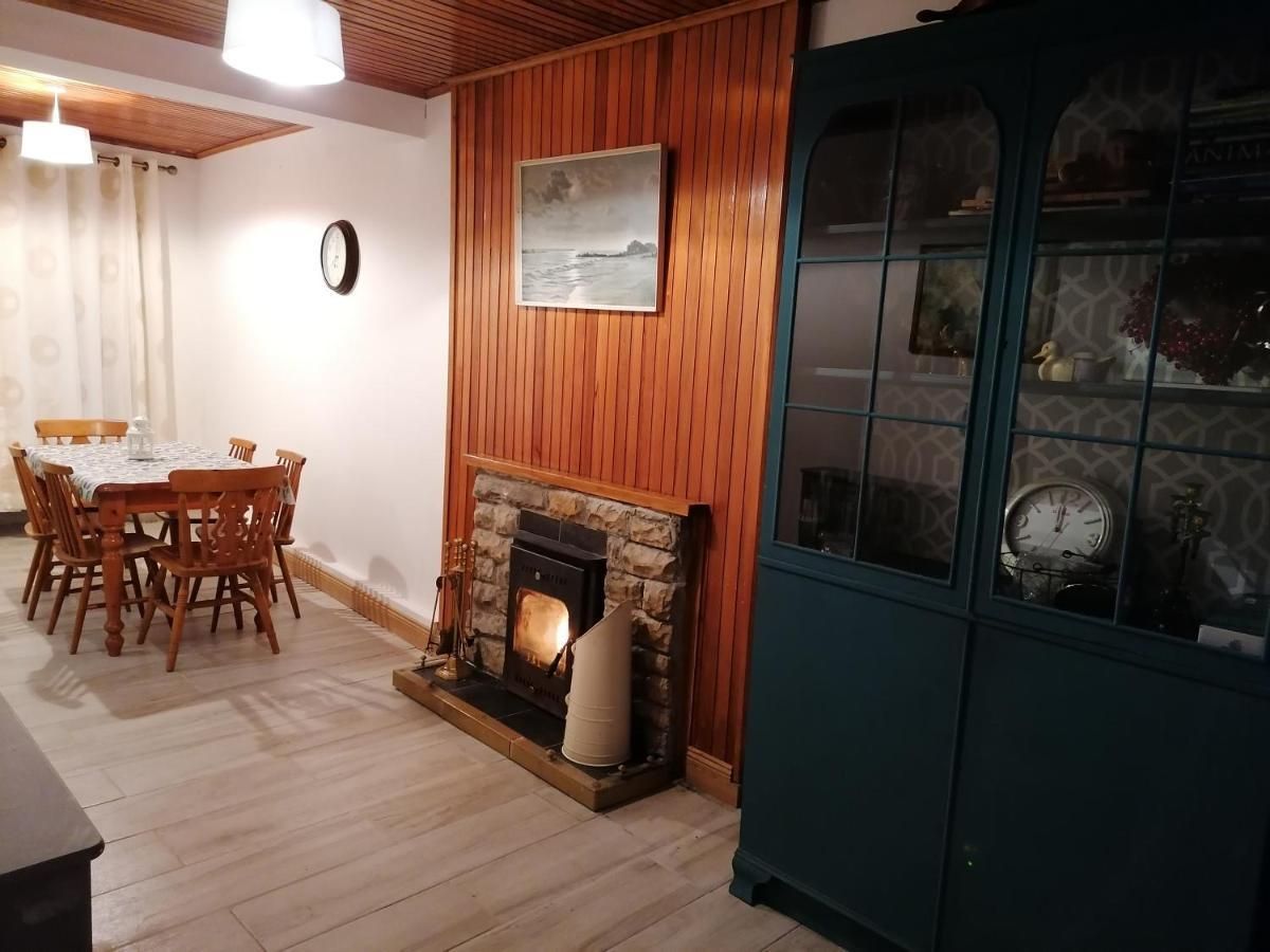 Ferguson'S Traditional Townhouse Dunkineely Eksteriør bilde